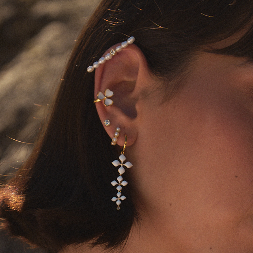 PENDIENTE PIERCING ARO WHITE LOTUS