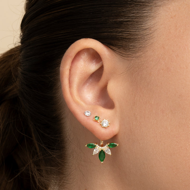 WHITE ESSENCE PIERCING EARRING