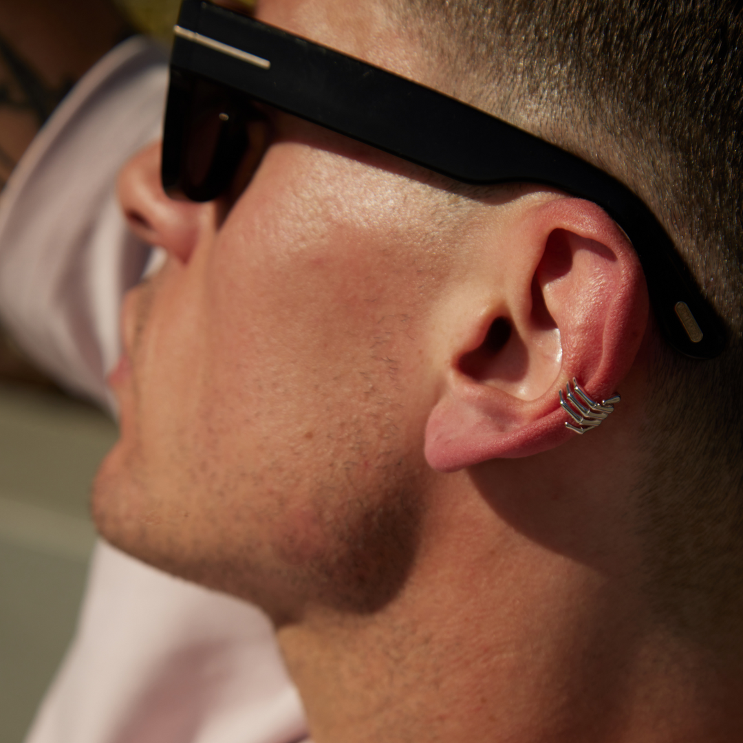 EAR CUFF PLATA DAMMI UNA MANO